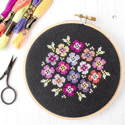 Free cross stitch pattern: Pansy bouquet on black ...