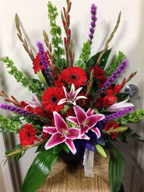 Funeral basket | Arranjos de flores, Flores, Arranjos