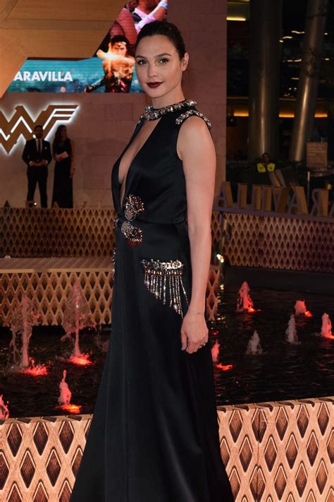 Gal Gadot At ‘Wonder Woman’ Premiere in Mexico City   Celebzz