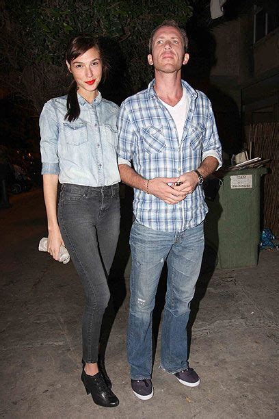 Gal Gadot Married | Gal Gadot out with hubby | gal gadot ...