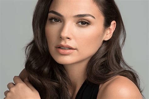 Gal Gadot movies, husband, age, Instagram,highest earning ...