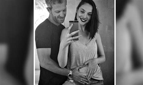 Gal Gadot shares pregnancy news on Instagram | Daily Mail ...