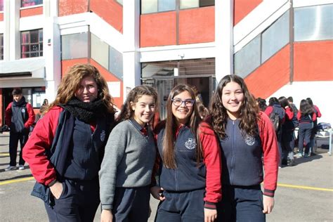 Galería: Alumnos disfrutan su vuelta a clases « Colegio Aconcagua