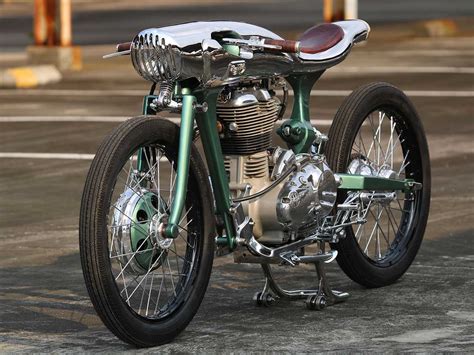 Galeria de fotos: A incrível moto customizada com o motor da Royal ...