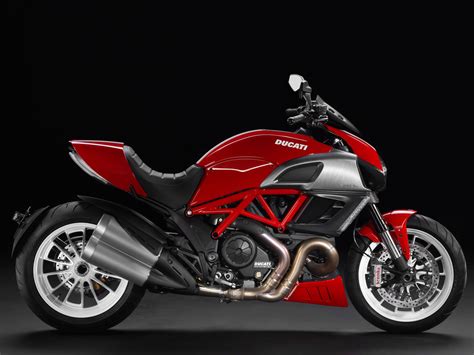 Gambar Motor Ducati Diavel 2013