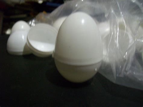 Gcg Lote 100 Huevos Blancos Plastico Gallina Pascua De 6 Cm   $ 185.00 ...