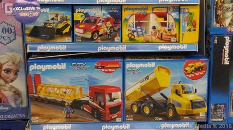 GeekMatic!: Toys R  Us Exclusive: Playmobil!