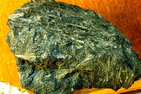 Geoaprendo: Actinolita  Actinolite    Mineral