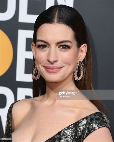 Get the Makeup: Anne Hathaway at 76th Golden Globes