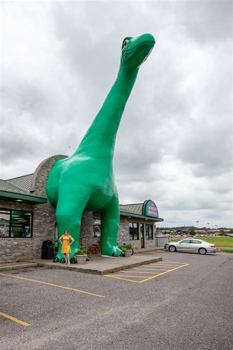Giant Sinclair Dinosaur in Wisconsin Dells, Wisconsin in ...