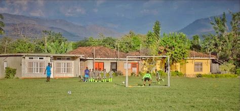 Gobierno adjudicará predios donde funcionan campos de fútbol a la ...