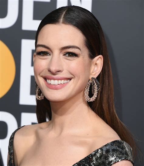 Golden Globes 2019: Anne Hathaway Sets a New Style ...