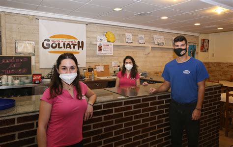 Goliath elabora comida de calidad con raciones gigantes   Valle de Elda