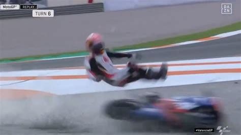 GP Valencia MotoGP 2019: Triple caída en la misma curva y ...