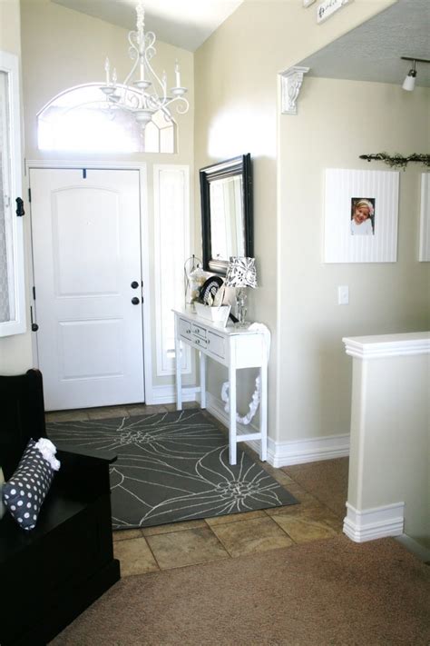 Grab Welcoming and Sophisticated Ambiances in Your Entry ...