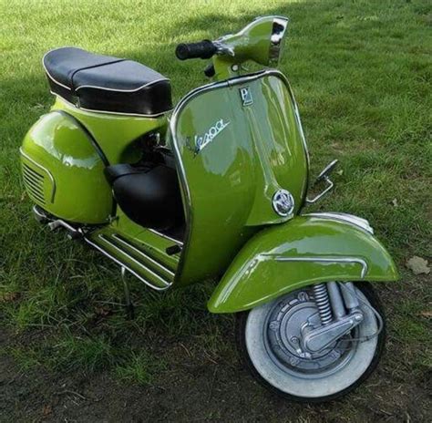 #green #vespa #italiandesign | Vespa retro, Vespa vintage, Vespa bike
