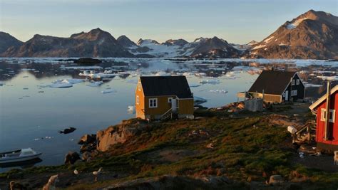 Greenland   Kalaallit Nunaat . A voyage to Greenland   the autonomous ...