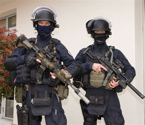 Groupe d Intervention de la Gendarmerie Nationale ...