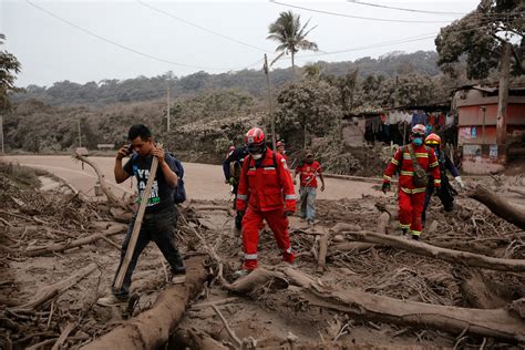 Guatemala  fire  volcano spews new hot mud flow, death ...