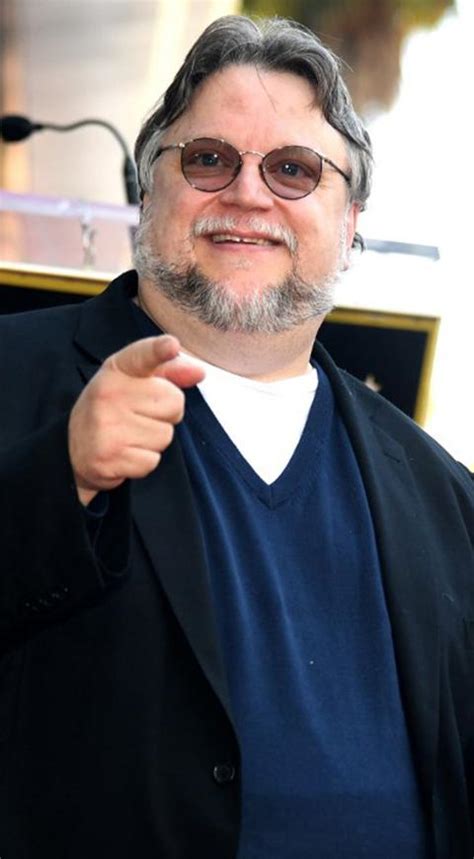 Guillermo del Toro da inicio al rodaje de  El callejón de las almas ...