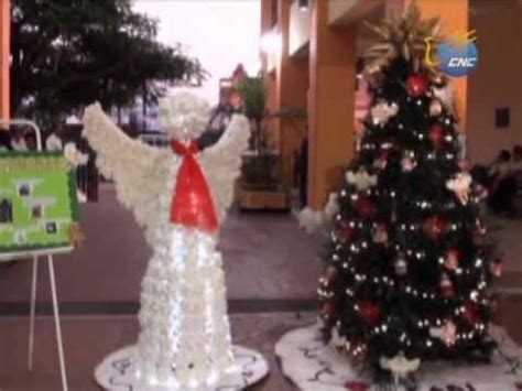 Hacen adornos navideños con material reciclado   YouTube
