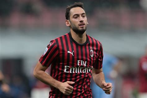 Hakan Calhanoglu could move to Manchester United next ...