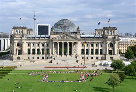 Hallan paquete sospechoso en el Bundestag alemán en Berlín ...