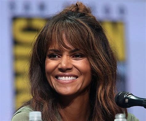 Halle Berry Biography   Facts, Childhood, Family Life ...