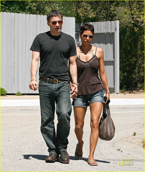 Halle Berry & Olivier Martinez: Seafood Lovers!: Photo ...