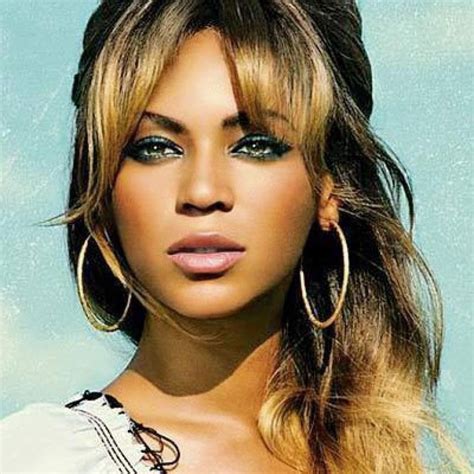 HD Wallpaper Fly World: Singer Beyonce Wallpaper
