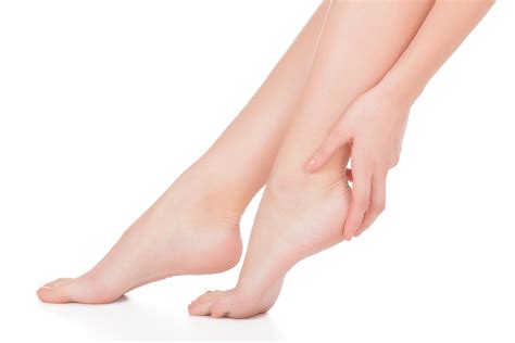 Heal Up Cracked Feet Via Home Remedies