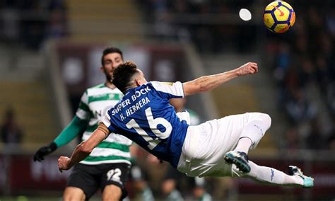 Héctor Herrera está en el radar del Milán