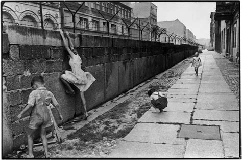 Henri Cartier Bresson, The Berlin Wall, Federal Republic of Germany ...