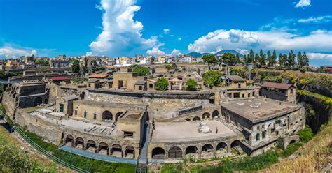 Herculaneum: Pompeii s Sister City That Survived a ...