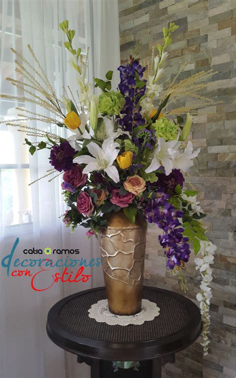 Hermoso arreglo con flores artificiales | Arreglos ...