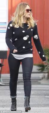 Hilary Duff reports to the Raising Hope set for her first ...