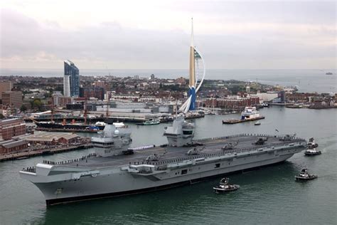 HMS Queen Elizabeth makes first entry | Royal Navy
