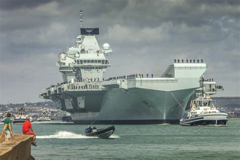 HMS Queen Elizabeth sails for landmark F 35 trials