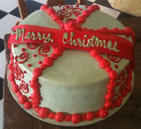 Homemade christmas cake decor ideas.PNG