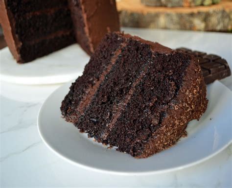 Homemade Moist Chocolate Cake : recipes