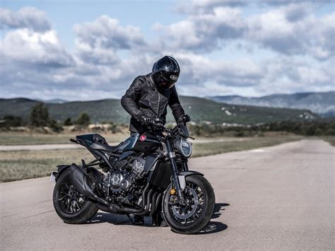 Honda CB1000R 2021: Elegantemente agresiva | Moto1Pro