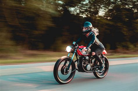 Honda CB175 Cafe Racer: “Moxxi” – BikeBound