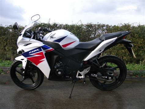 Honda CBR 125 R D  PACK 8