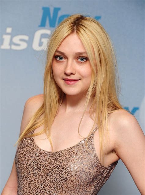 Hottest Dakota Fanning | Celebrity Hot Wallpapers And Photos