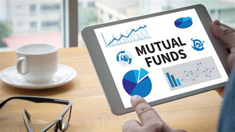 How should an individual build the right mutual fund ...