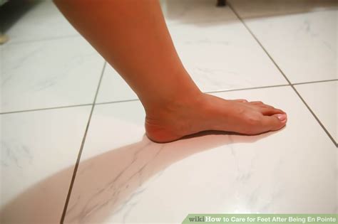 How to Care for Feet After Being En Pointe: 7 Steps