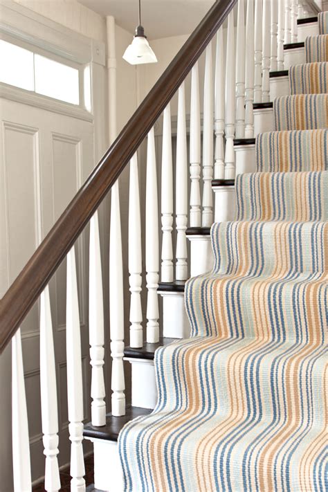 How to Choose a Runner Rug for a Stair Installation