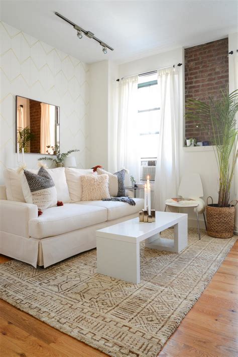 How to Decorate White Living Room Furniture   Artmakehome