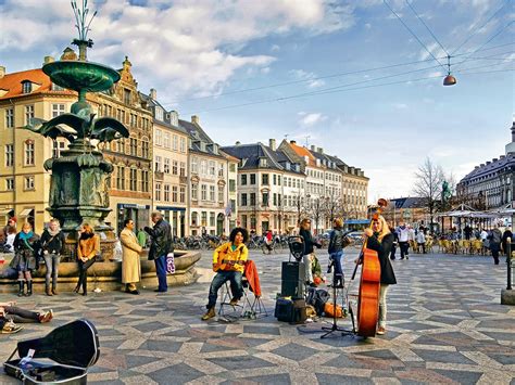 How To Design a Happy City: Copenhagen Might Have the ...