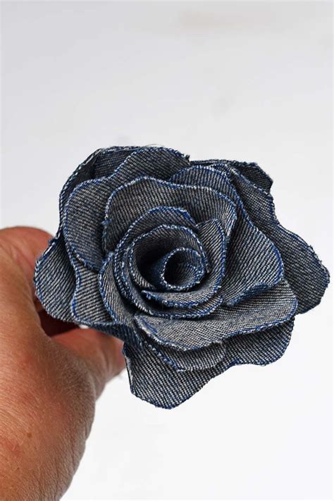 How To Make A Pretty Upcycled Denim Flowers Bouquet ...